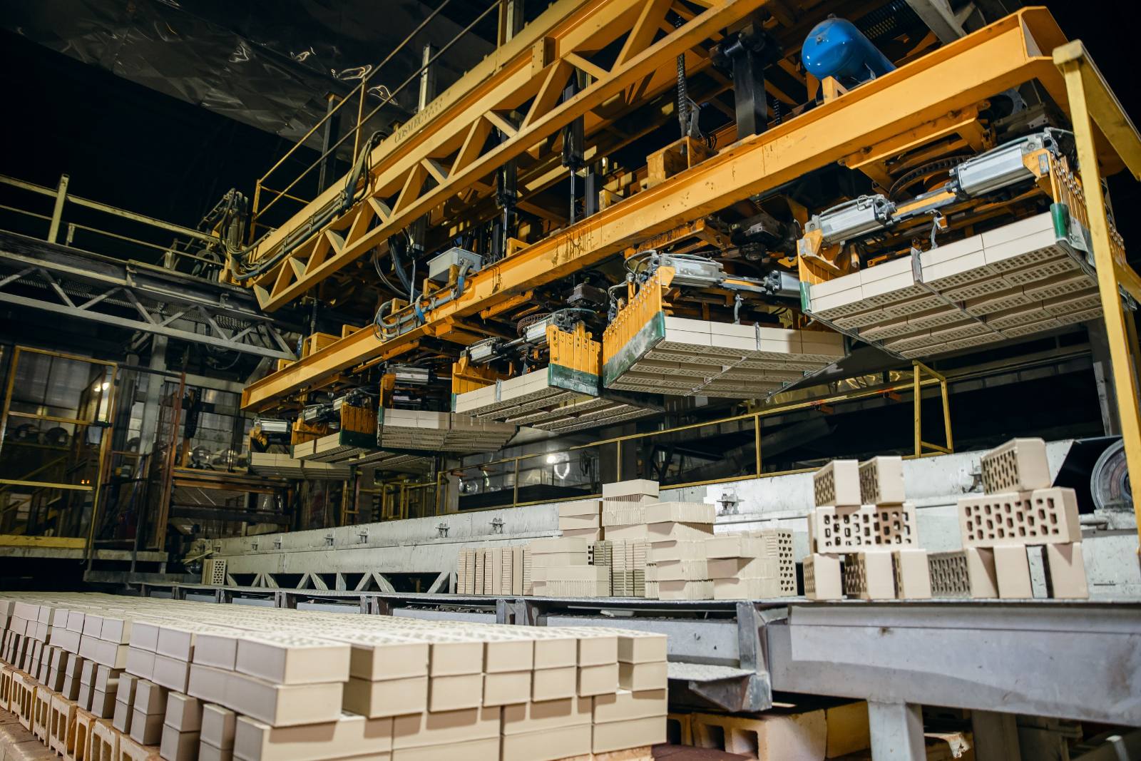 Almacén con bloques de ladrillo